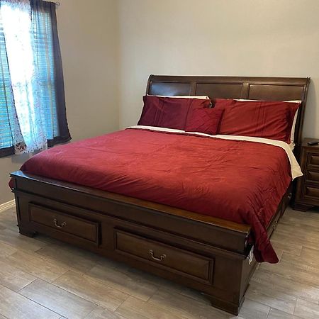 Cozy Getaway With King Bed Near Utrgv Διαμέρισμα Edinburg Εξωτερικό φωτογραφία