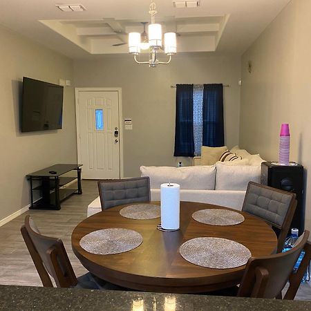 Cozy Getaway With King Bed Near Utrgv Διαμέρισμα Edinburg Εξωτερικό φωτογραφία