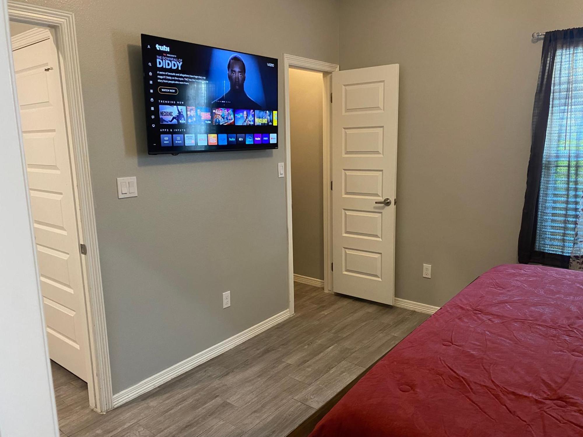 Cozy Getaway With King Bed Near Utrgv Διαμέρισμα Edinburg Εξωτερικό φωτογραφία