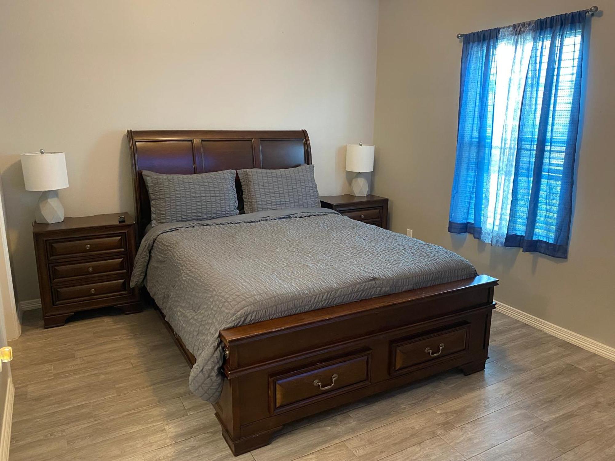 Cozy Getaway With King Bed Near Utrgv Διαμέρισμα Edinburg Εξωτερικό φωτογραφία