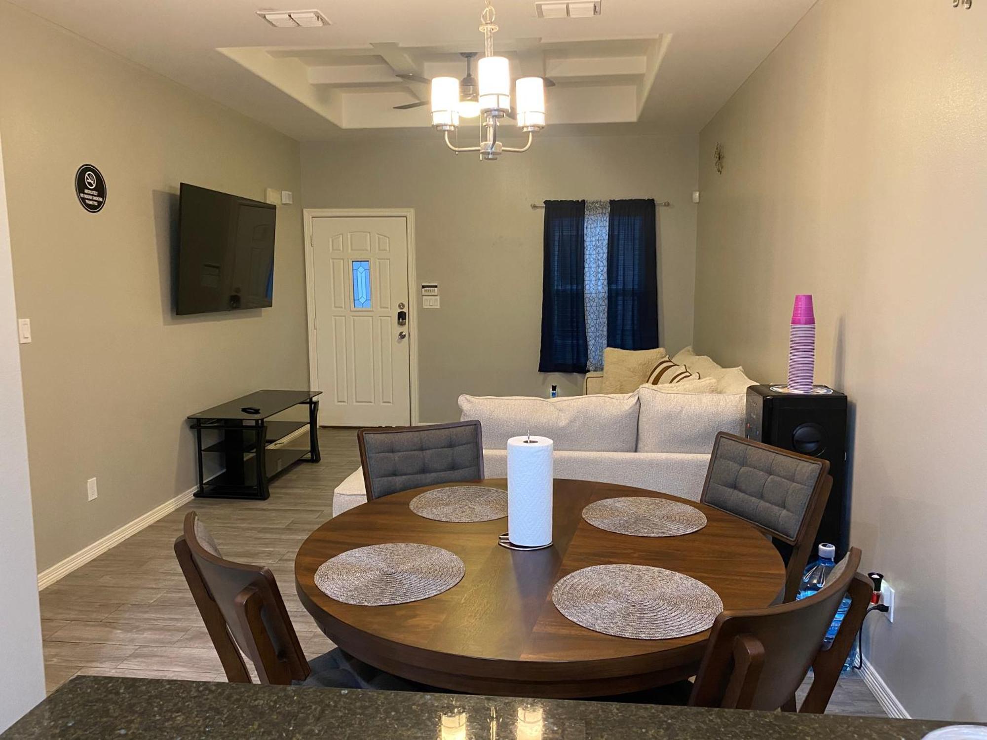 Cozy Getaway With King Bed Near Utrgv Διαμέρισμα Edinburg Εξωτερικό φωτογραφία